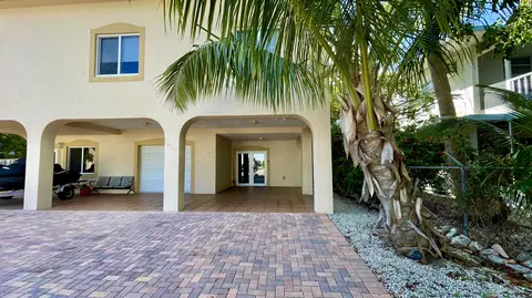 917 Red Bird Rd, Key Largo, FL 33037
