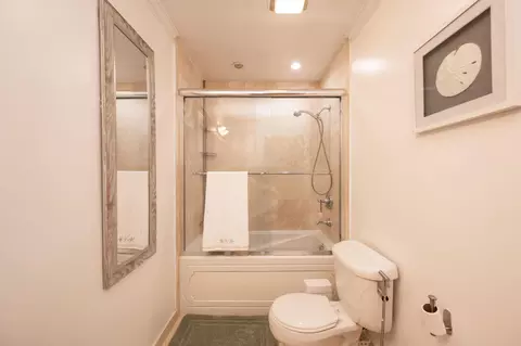 Bath - 3312 Eagle Ave, Key West, FL 33040 photo 3 of 3