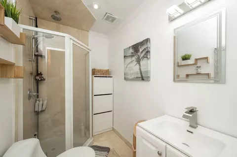 Bath - 3312 Eagle Ave, Key West, FL 33040 photo 1 of 3