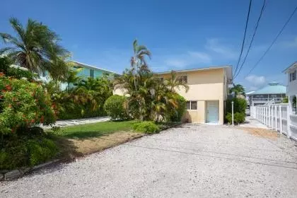 596 W Shore Dr, Summerland Key, FL 33042