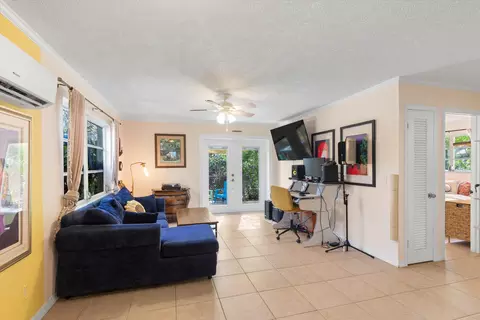 29284 Coconut Palm Dr, Big Pine Key, FL 33043