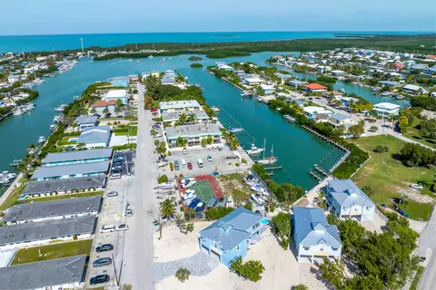 View/Area - 101 Avenue D, Marathon, FL 33050 photo 5 of 8