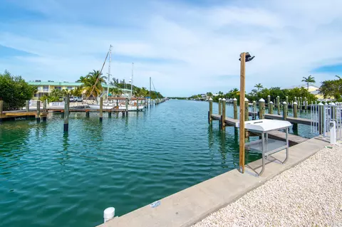 View/Area - 101 Avenue D, Marathon, FL 33050 photo 2 of 8