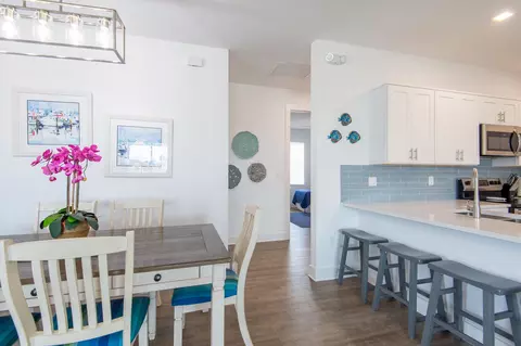 Dining - 101 Avenue D, Marathon, FL 33050 photo 4 of 4