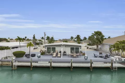 Exterior - 281 291 10th St #KEY colony, Key Colony Beach, FL 33051 photo 3 of 15
