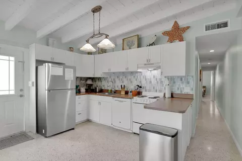 Kitchen - 281 291 10th St #KEY colony, Key Colony Beach, FL 33051 photo 2 of 5