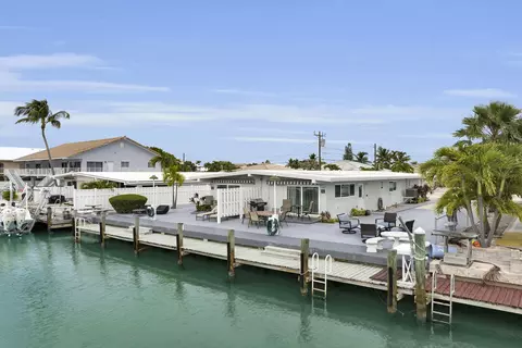 Exterior - 281 291 10th St #KEY colony, Key Colony Beach, FL 33051 photo 4 of 15