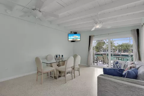Dining - 281 291 10th St #KEY colony, Key Colony Beach, FL 33051 photo 1 of 6