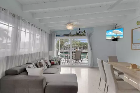 Living - 281 291 10th St #KEY colony, Key Colony Beach, FL 33051 photo 2 of 2