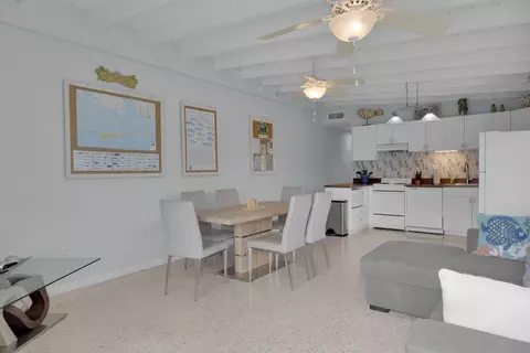Dining - 281 291 10th St #KEY colony, Key Colony Beach, FL 33051 photo 5 of 6