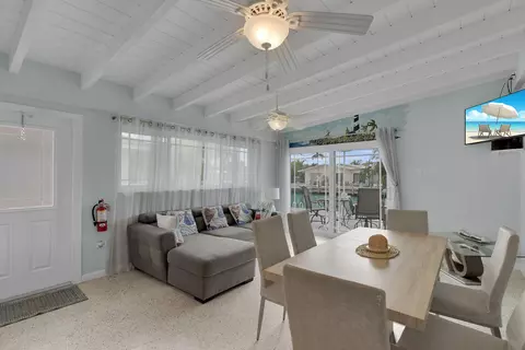 Dining - 281 291 10th St #KEY colony, Key Colony Beach, FL 33051 photo 4 of 6