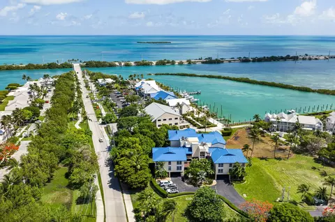 8301 Marina Villas Dr, Duck Key, FL 33050