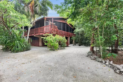51 N Bay Harbor Dr, Key Largo, FL 33037