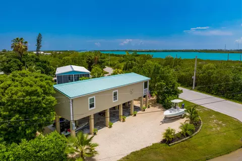 28110 Dorothy Ave, Little Torch Key, FL 33042