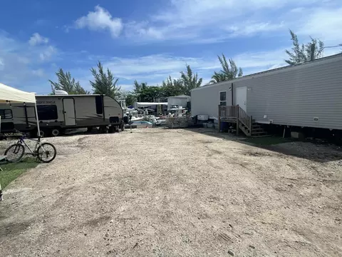 29517 Big Pine St, Big Pine, FL 33043
