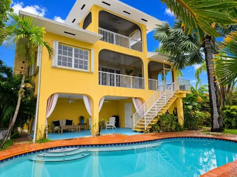 1058 E Buttonwood Dr, Sugarloaf Key, FL 33042