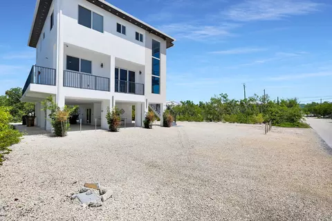 Exterior - 835 Copa D Oro, Marathon, FL 33050 photo 2 of 9