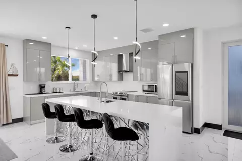 Kitchen - 835 Copa D Oro, Marathon, FL 33050 photo 2 of 3