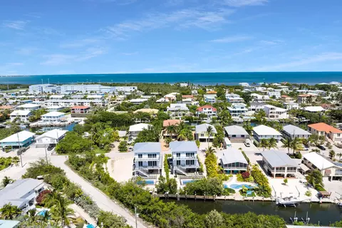 View/Area - 835 Copa D Oro, Marathon, FL 33050 photo 2 of 3