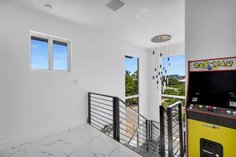 Entry Way - 835 Copa D Oro, Marathon, FL 33050 photo 2 of 2