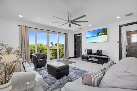 Living - 835 Copa D Oro, Marathon, FL 33050 photo 3 of 3