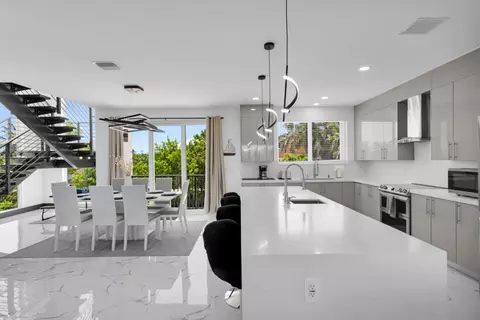 Dining - 835 Copa D Oro, Marathon, FL 33050 photo 4 of 4