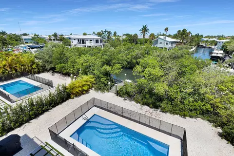 Exterior - 835 Copa D Oro, Marathon, FL 33050 photo 7 of 9