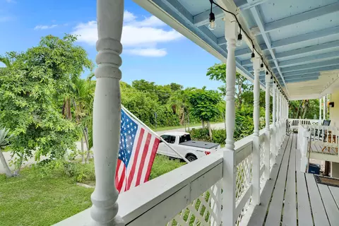 Exterior - 213 Parrish Dr, Marathon, FL 33050 photo 3 of 14