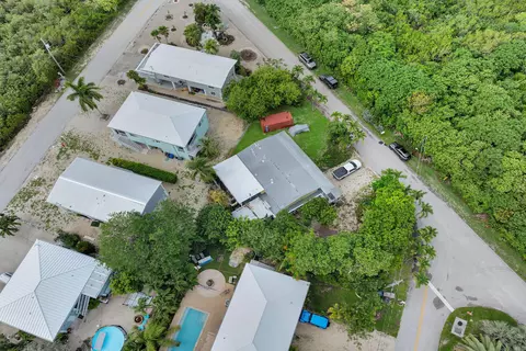 View/Area - 213 Parrish Dr, Marathon, FL 33050 photo 7 of 8