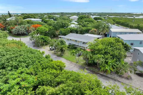 View/Area - 213 Parrish Dr, Marathon, FL 33050 photo 6 of 8