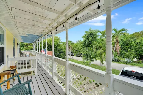 Exterior - 213 Parrish Dr, Marathon, FL 33050 photo 2 of 14
