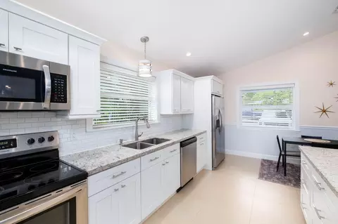 Kitchen - 453 Lime Dr, Key Largo, FL 33037 photo 3 of 5