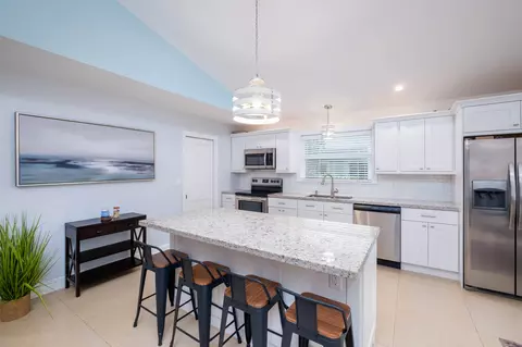 Kitchen - 453 Lime Dr, Key Largo, FL 33037 photo 2 of 5
