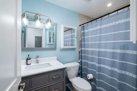 Bath - 453 Lime Dr, Key Largo, FL 33037 photo 3 of 3