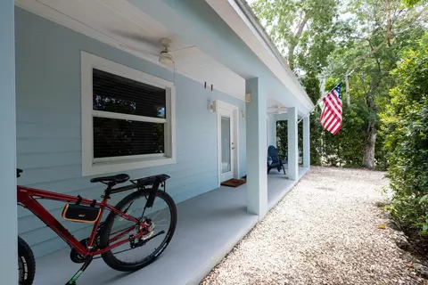 Exterior - 453 Lime Dr, Key Largo, FL 33037 photo 6 of 7