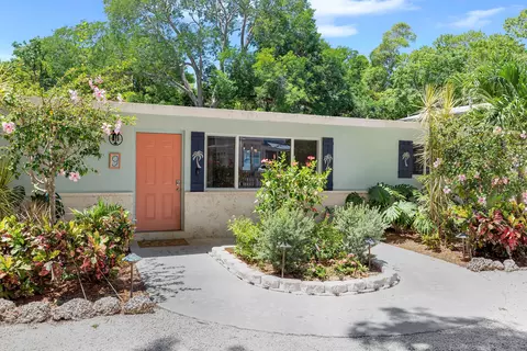 9 Transylvania Ave, Key Largo, FL 33037