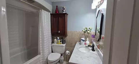 Bath - 8 Emerald Dr, Key West, FL 33040 photo 3 of 3