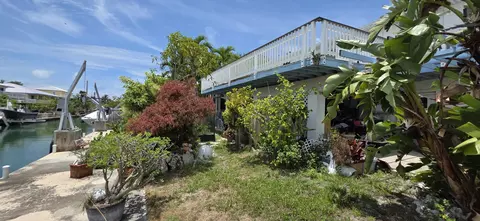Exterior - 8 Emerald Dr, Key West, FL 33040 photo 8 of 16