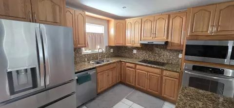 Kitchen - 8 Emerald Dr, Key West, FL 33040 photo 4 of 7