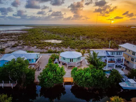 273 Indies Rd, Ramrod Key, FL 33042