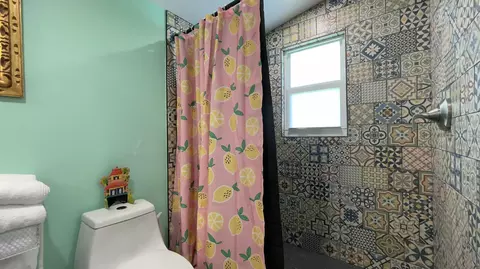 Bath - 813 2nd St, Key West, FL 33040 photo 1 of 4