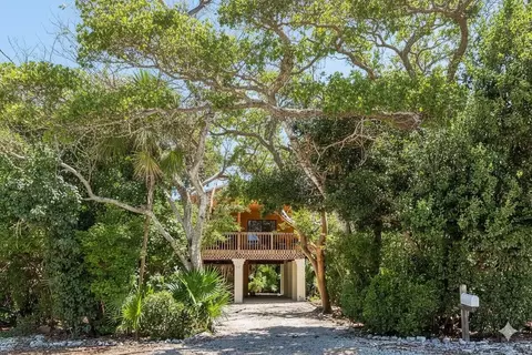 Exterior - 377 Guava Ave, Marathon, FL 33050 photo 1 of 12
