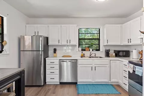 Kitchen - 377 Guava Ave, Marathon, FL 33050 photo 1 of 1