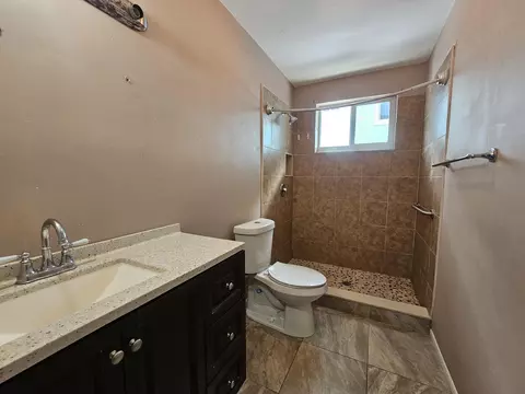 Bath - 653 Colson Dr, Key Largo, FL 33037 photo 1 of 2