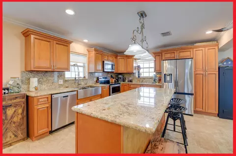 706 E Caribbean Dr, Summerland Key, FL 33042