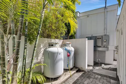 Exterior - 1627 Johnson St, Key West, FL 33040 photo 16 of 17