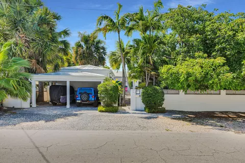Exterior - 1627 Johnson St, Key West, FL 33040 photo 10 of 17