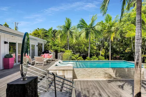 Exterior - 1627 Johnson St, Key West, FL 33040 photo 2 of 17
