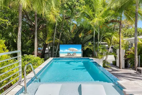 Exterior - 1627 Johnson St, Key West, FL 33040 photo 7 of 17