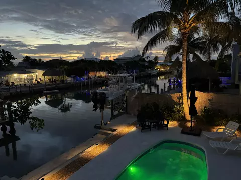 View/Area - 315 E Ocean Dr, Key Colony, FL 33051 photo 3 of 4